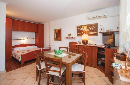 Lovran Apartment | Pet Friendly Apartment In Lovran With Wifi