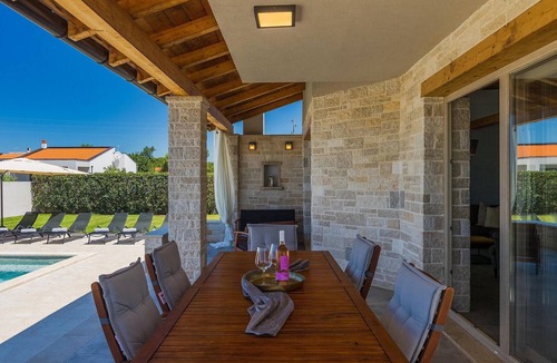 Loborika House | Pet friendly home in Marcana