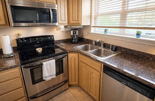 South Padre Island Condo | Pet Friendly - Overlooks Pool Sleeps Tons