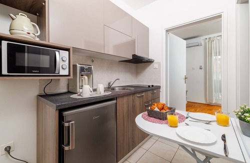 Dramalj Apartment | Picturesque flat just 150 metres from the beach with jacuzzi, pool, sea view, billiards