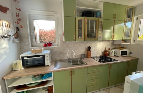 Pinezici House | Pleasant house in Pinezići with parking