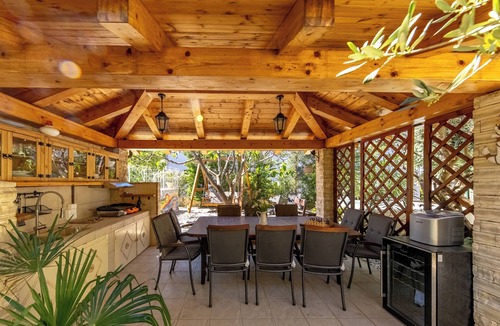 Kostrena Apartment | Pool and Garden Apartment Hortenzija 3, Kostrena, Croatia