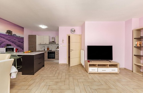Kostrena Apartment | Pool and Garden Apartment Hortenzija 3, Kostrena, Croatia