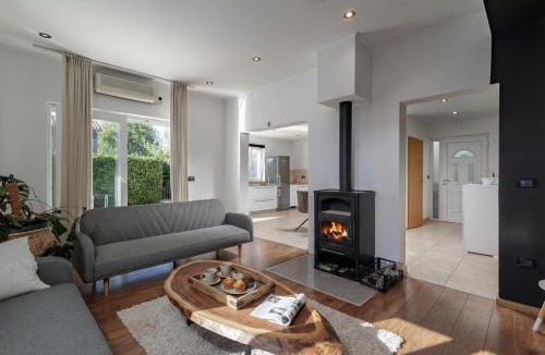 Nedescina Apartment | Pool House Kristina - Happy Rentals