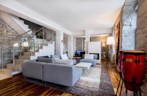Rogac Villa | Private luxury Villa del Mar on Solta for up to 10 persons, heated pool, free parking, next to sea! FREE Kajak & Mountainbikes, GREAT living area & privacy!