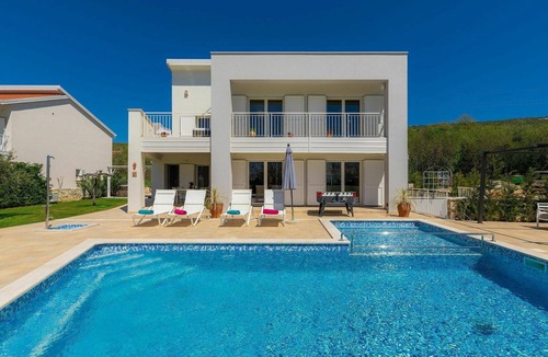 Stanisovi Villa | Private Villa with hot tub, private pool, A/C, WIFI, TV, terrace, pets allowed, panoramic view