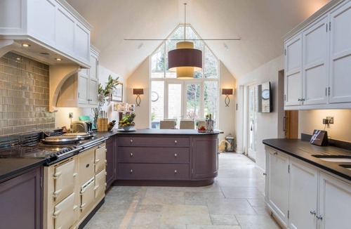 Dursley Villa | Purnell Manor - Nine Bedroom Villa, Sleeps 26