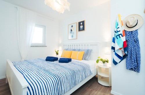 Barbat na Rabu Apartment | Raža - Beachfront Apartment on Rab - Sea View & Private Boat Dock