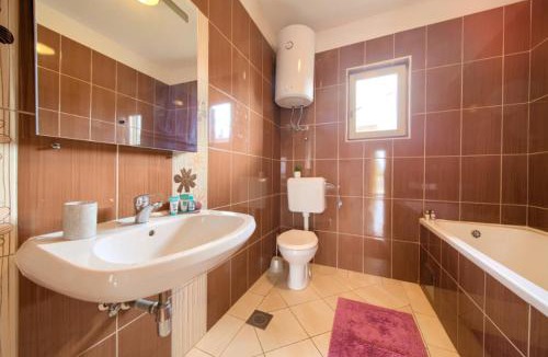 Rasopasno Apartment | Rasopasno Apartment with terrace and private parking