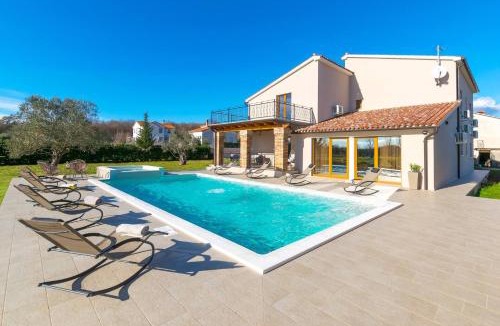 Loborika Villa | Relaxing pool villa Mattuzzi in Loborika