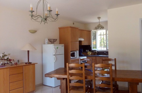 Saint-Cyr-sur-Mer House | Rent detached house near the sea and 15 minutes walk from the cove