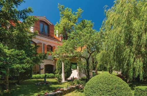 Slime Villa | Rest for mind, body & soul - 3 bedroom Vila in Nature, big Garden, Outdoor Pool