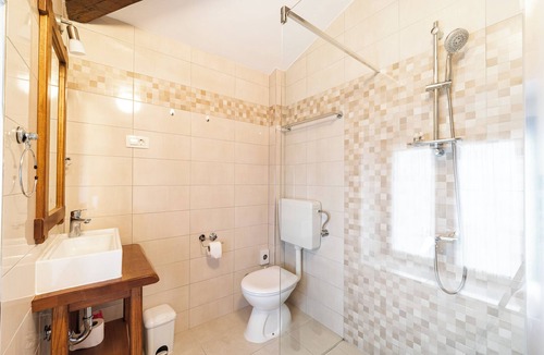 Motovun Hotel | Romantic 8-bedroom boutique hotel in Motovun with panoramic view