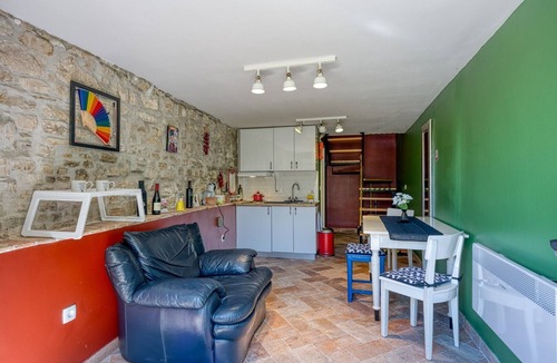 Motovun Apartment | Romantic Casa Amica with Free Parking