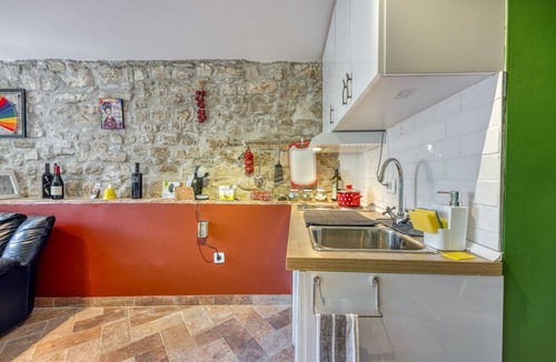 Motovun Apartment | Romantic Casa Amica with Free Parking