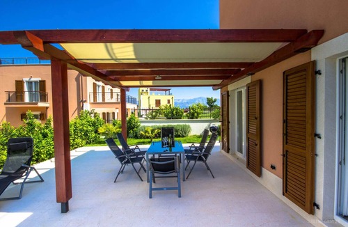 Splitska Villa | Romantic villa — 10 min from the beach!