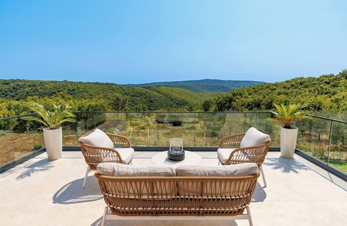 Kunj Villa | Romantic villa with sauna, jacuzzi & heated pool for couples in Istria