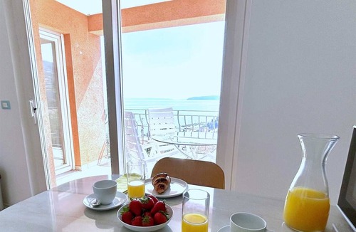 Icici Apartment | Rona Apartment Ivonne