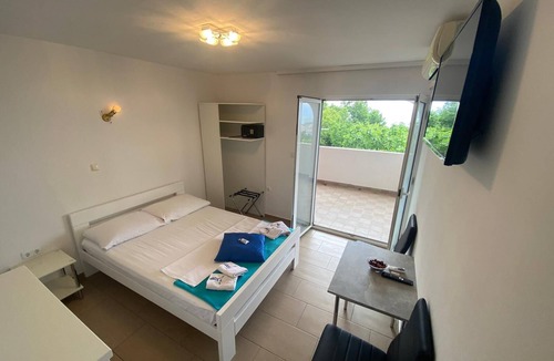 Omisalj House | Room-studio Melissa With Terrace and sea