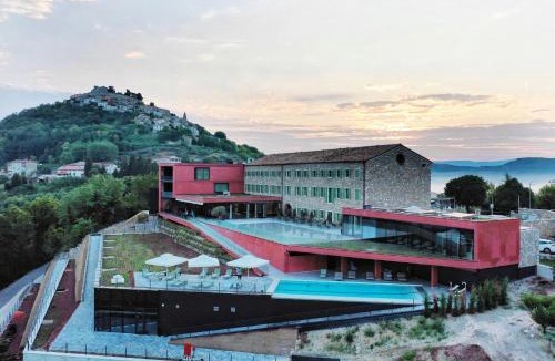 Motovun Hotel | ROXANICH Winery and Design Hotel