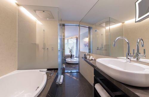 Lausanne Hotel | Royal Savoy Hotel & Spa