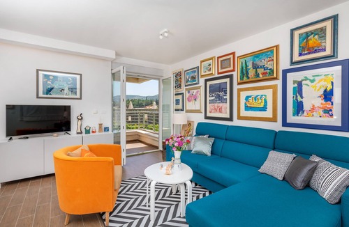 Rozat Apartment | RozART apartment- 10 min by car from Old Town in quiet area next to ACI marina