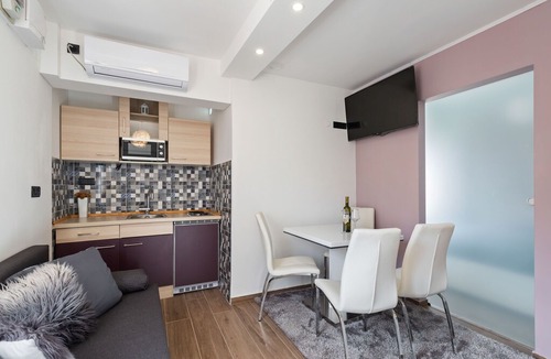 Donja Stubica House | Rustic Holiday Home in Donja Stubica with Terrace