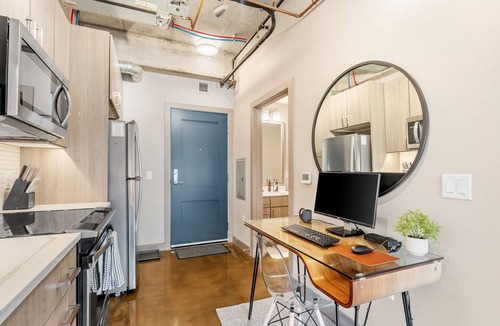 Warehouse District Apartment | Sable 403 - Alcove