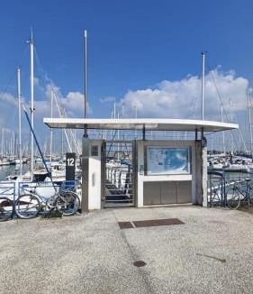 La Sauvagere Boat Rental | Sailboat land and sea, vegetated