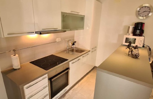 Kastel House | Sanja holiday flat in Kastel with barbecue and pool