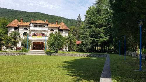 Buzet House | Sara