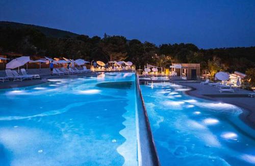 Selce House | SEA HOUSE pool & jacuzzi - PRIVILEGE POINT camping & villas