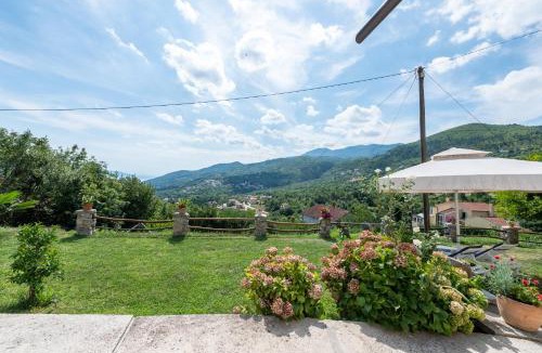 Veprinac Apartment | Sea View Apartment with Garden near Opatija