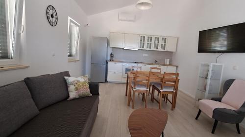Jakisnica Apartment | SEA VIEW-STONE HOUSE APARTMENT