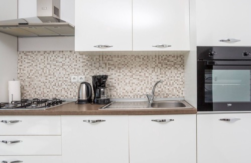 Vratarusa Apartment | Sea View Vrh by Villas Guide