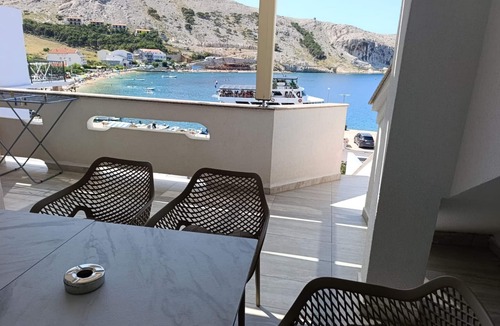 Metajna Apartment | Seafront apartment Valla 4