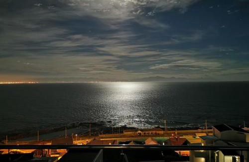 Glencairn Apartment | Seaside Serenity