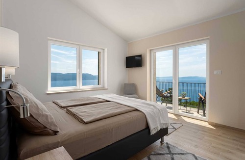 Ripenda Kosi Villa | Seaview Villa Mare Visum in a peaceful location