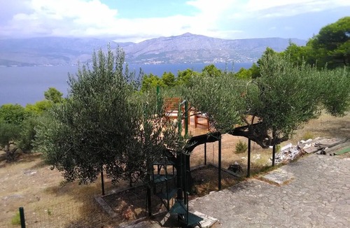 Praznica House | Secluded family friendly house Cove Dučac, Brač (K-14312)