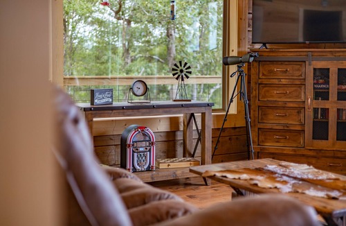 Bruno Cabin | Secluded mountaintop cabin, 40 acres, views of Buffalo River from hot tub