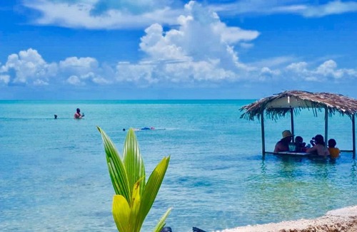 San Pedro Bed & Breakfast | Secret Beach Cabanas, Yellow Cabana