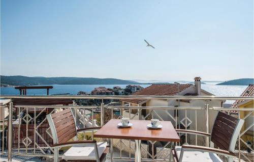 Sevid House | Six-Bedroom Holiday Home In Sevid