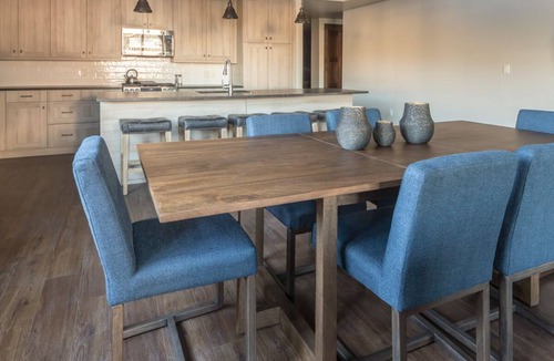 Big Sky Condo | Ski-Chic Condo! Lone Peak Mountain View! Close to Big Sky