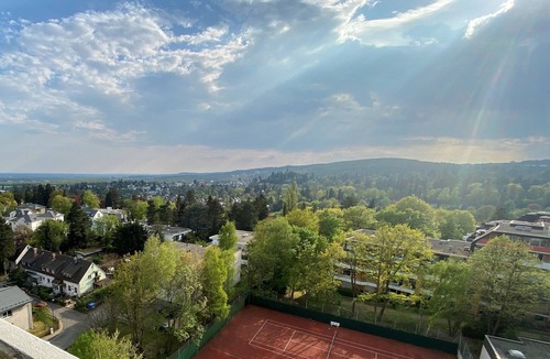 Kronberg Apartment | Skyline apartment with pool 2-6 guests with Netflix