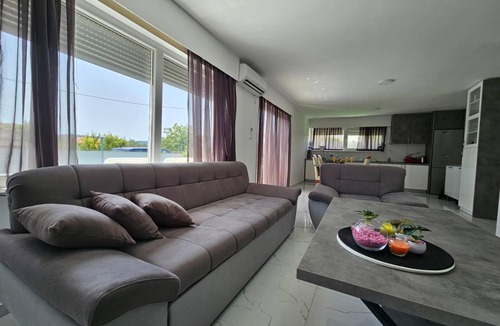 Seget Villa | Spacious 5-bedroom villa with pool, WiFi, AC, parking