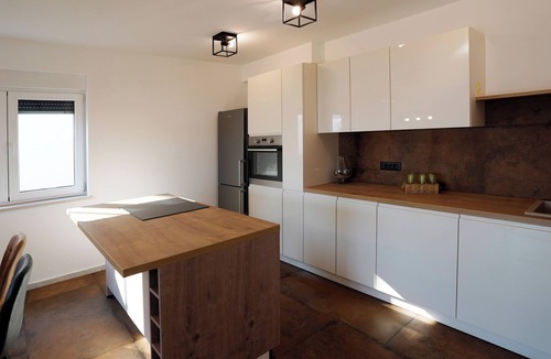 Kastav Apartment | Spacious apartment with 2 bedrooms and sea view near Opatija