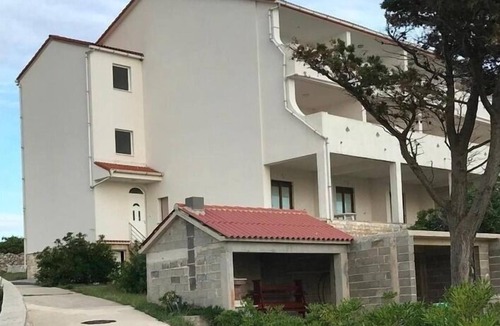 Kustici House | Spacious Apartments with a Beautiful View of the Beach - Wifi, AC, parking