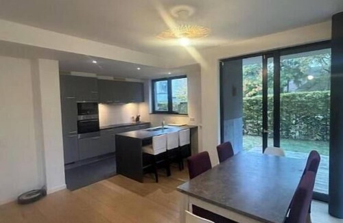 Sint-Pieters-Woluwe Apartment | Spacious, bright apartment with garden