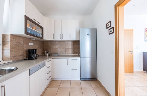 Orasac Apartment | Spacious holiday home Gina; 6+2 with pool, sea view and only 12km from Dubrovnik
