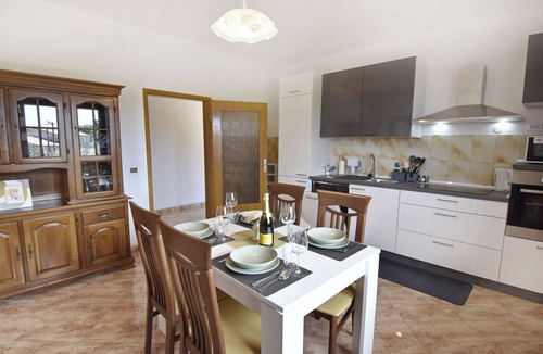 Radini Apartment | Spacious "Maria" Apartment in a Quiet Village Near Umag